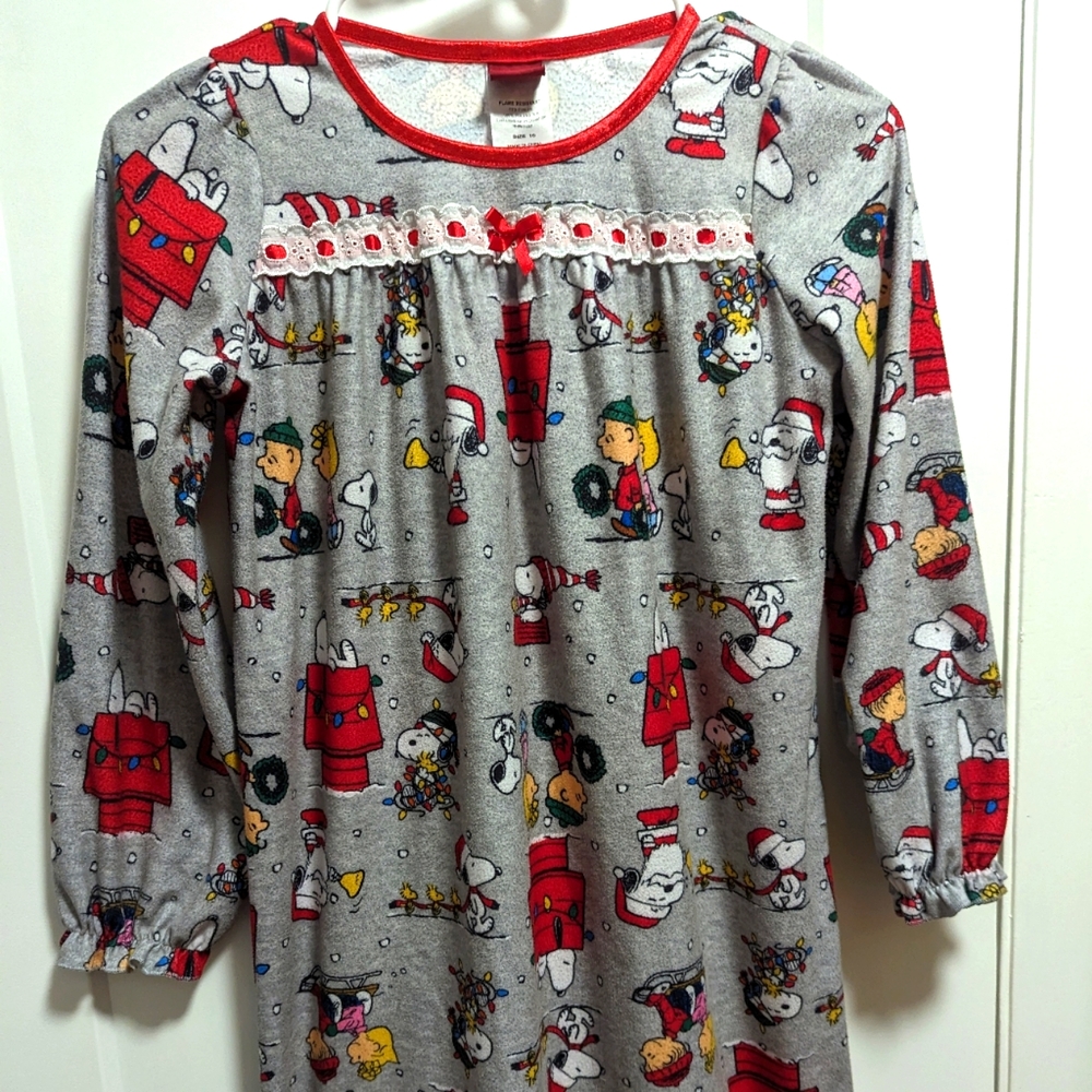 Peanuts Christmas nightgown